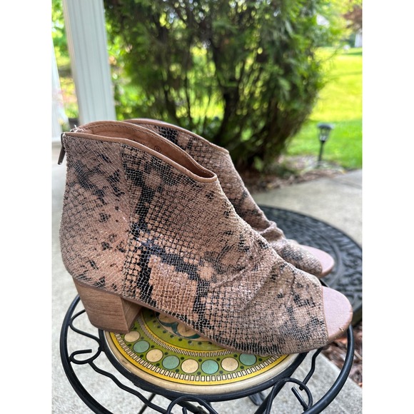 Gimmicks Ruched Snakeskin Print Open Toe Booties Block Heel Ankle Boots Size 9 - Picture 1 of 11
